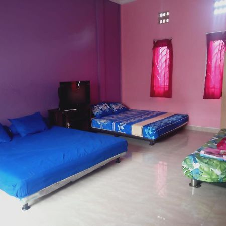Almira Homestay Jambi Exterior photo