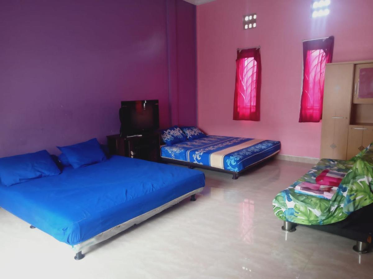 Almira Homestay Jambi Exterior photo